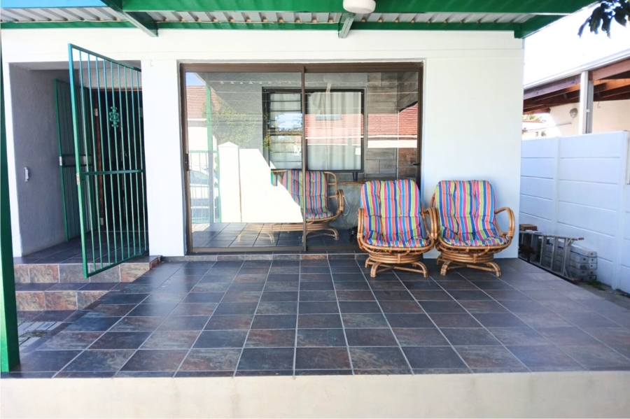 To Let 3 Bedroom Property for Rent in Lochnerhof Western Cape